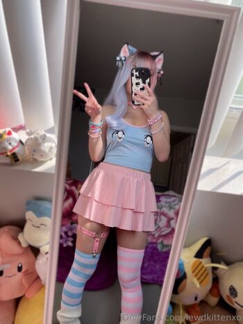 Lewdkittenxo