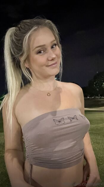 Lexi_Luv
