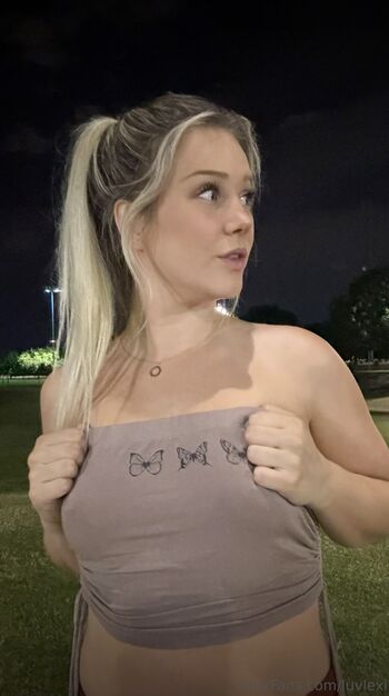 Lexi_Luv