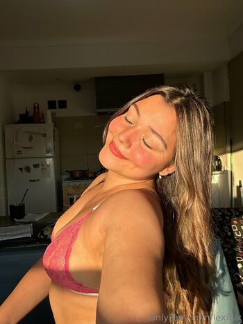 Lexi_Thinks