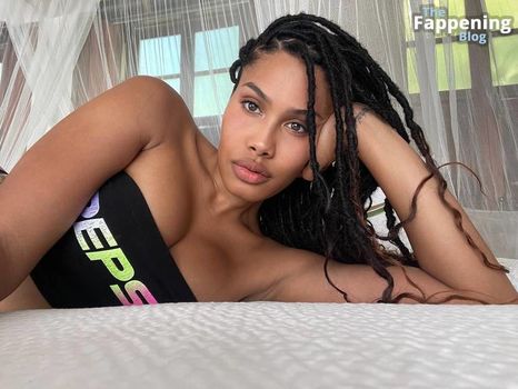 Leyna Bloom