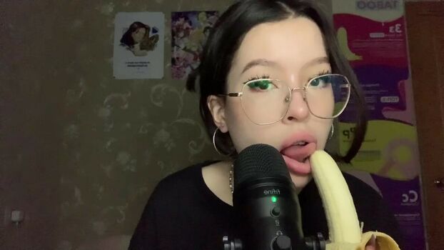 Lezzy Bunny ASMR