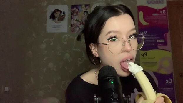 Lezzy Bunny ASMR