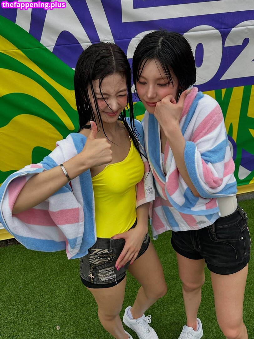 lia_loves___