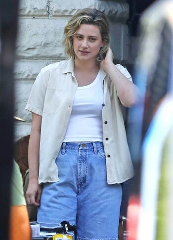 Lili Reinhart