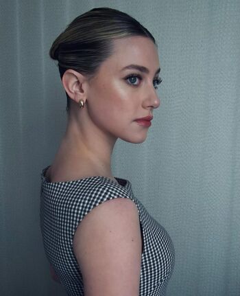 Lili Reinhart