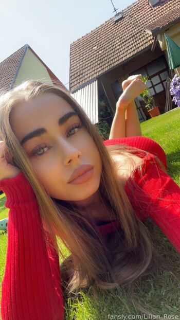 Lilian_Rose