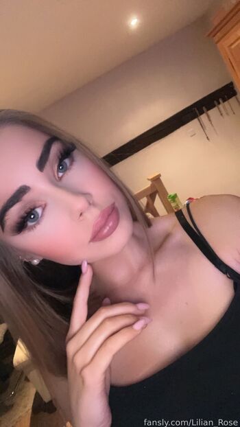 Lilian_Rose