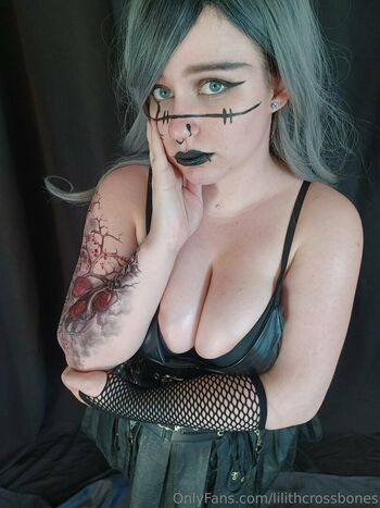 lilithcrossbones