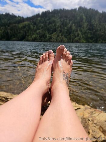 lilmisslongtoes7410
