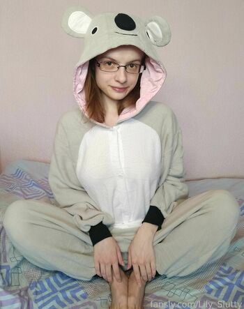 Lily_Slutty