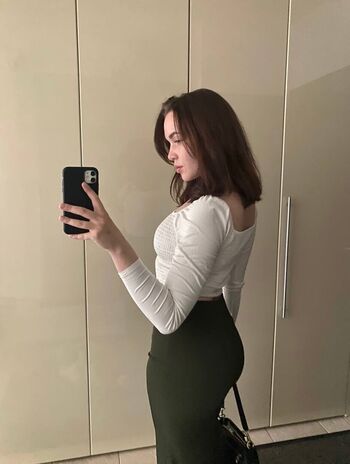 lily_virgin_girl