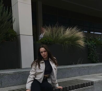 lily_virgin_girl