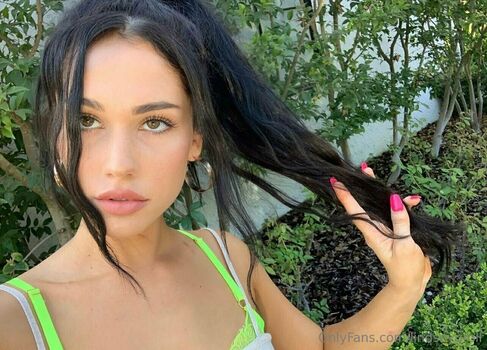 lindseygroll
