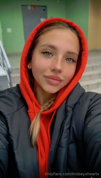 lindseyxheartx