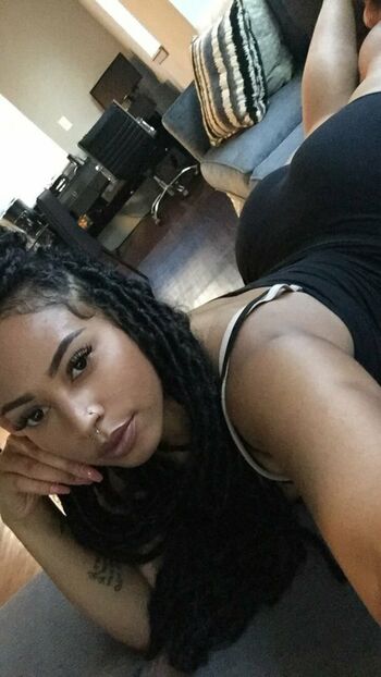 Lipstickthvg