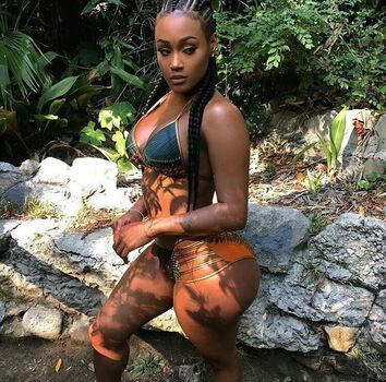 Lira Galore
