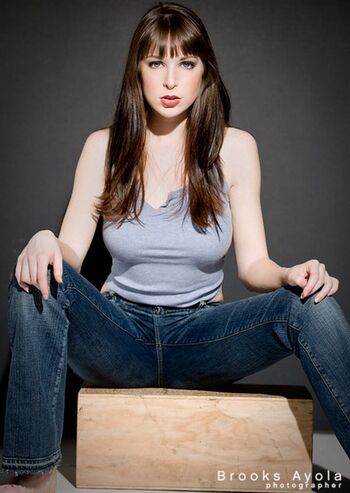 Lisa Foiles