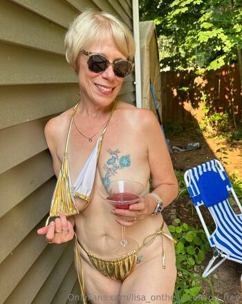 lisa_onthe_weekend_free