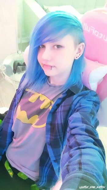 little_emo_kitten
