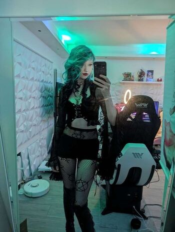 little_emo_kitten