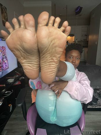 littleebonyfeet