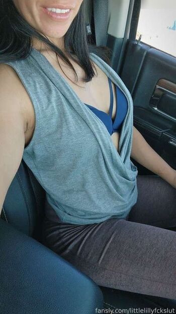 littlelillyfckslut