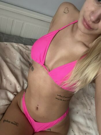 littletinyblonde