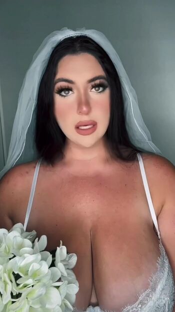Lizzy B