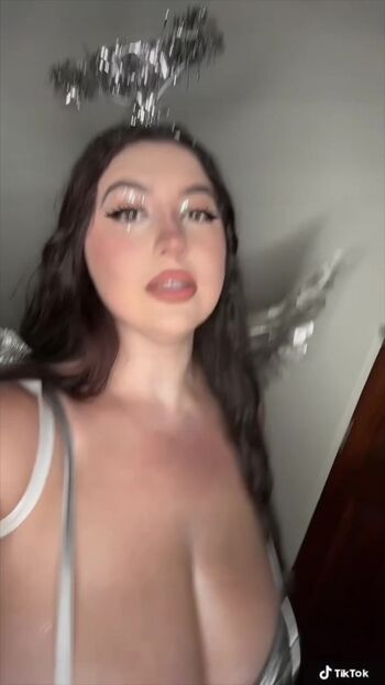 Lizzy B