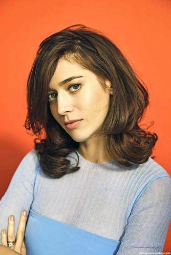 Lizzy Caplan