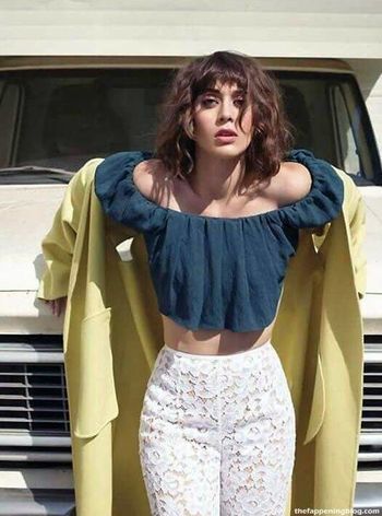 Lizzy Caplan
