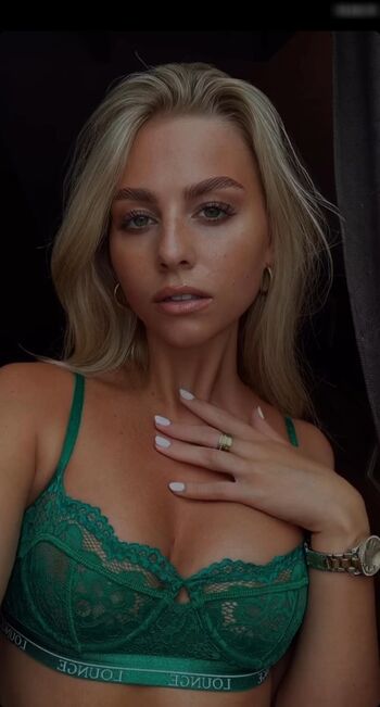 Lleona Bauer