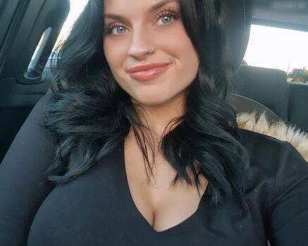 Lola Grace