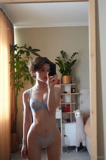 lola_lovis