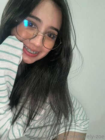 lovely-zoe