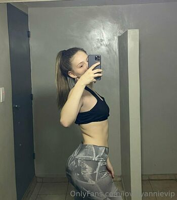 lovelyanniequinn