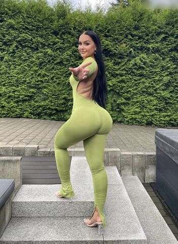 Luana He