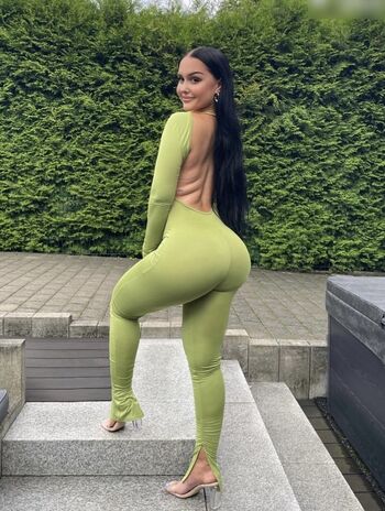 Luana He