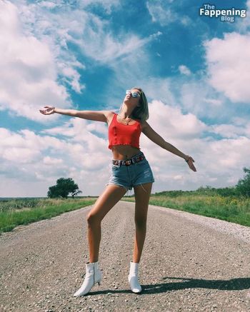 Lucette Van Beek