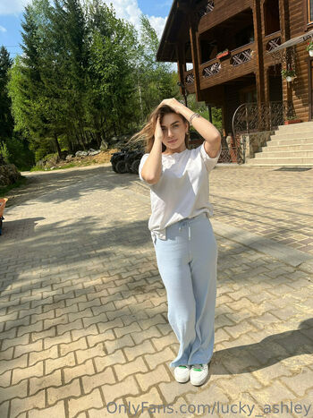 lucky_ashley