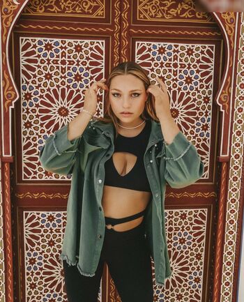 Lucy Lacht