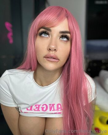 Luna Skye