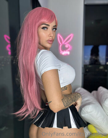 Luna Skye