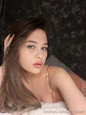 lush_luna69