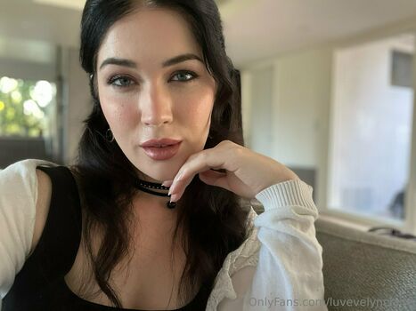 luvevelynclaire