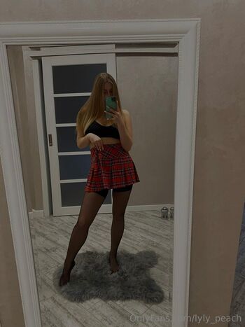 lyly_peach