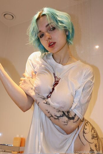 Lyra Crow
