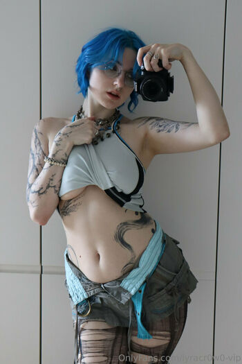 Lyra Crow