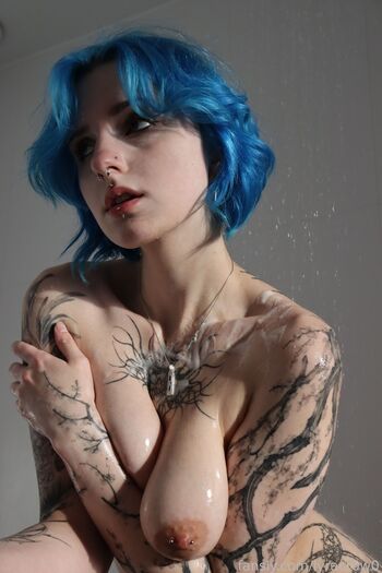 Lyra Crow